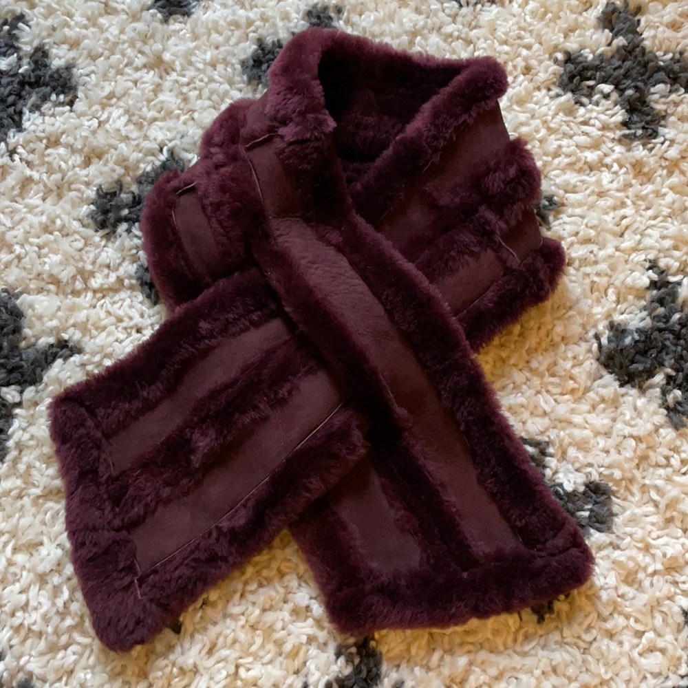 UGG scarf